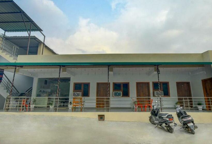هتل Itsy By Treebo Studioz @ Om River Resort