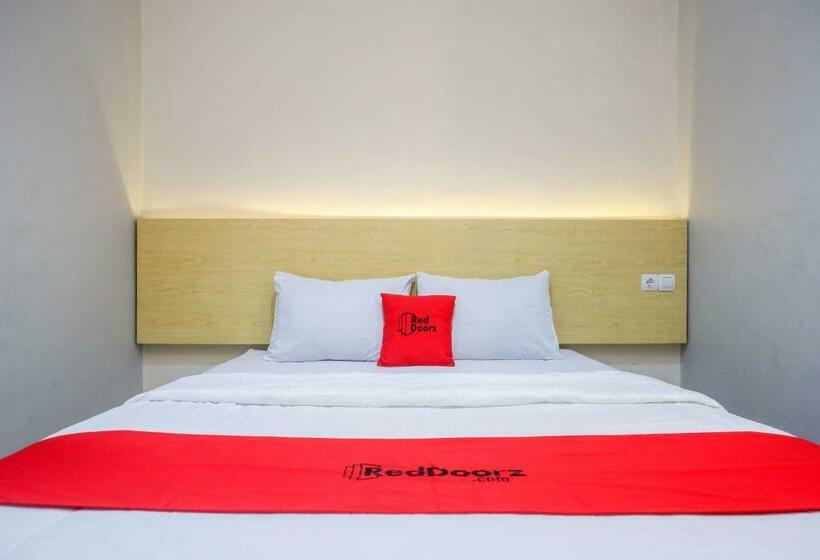 هتل Reddoorz Near Stasiun Batang