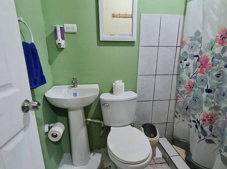 پانسیون Hostel Santafe