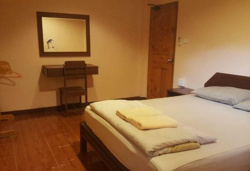 Phatra Hostel