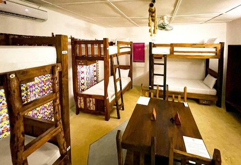 Shoki Shoki Hostel