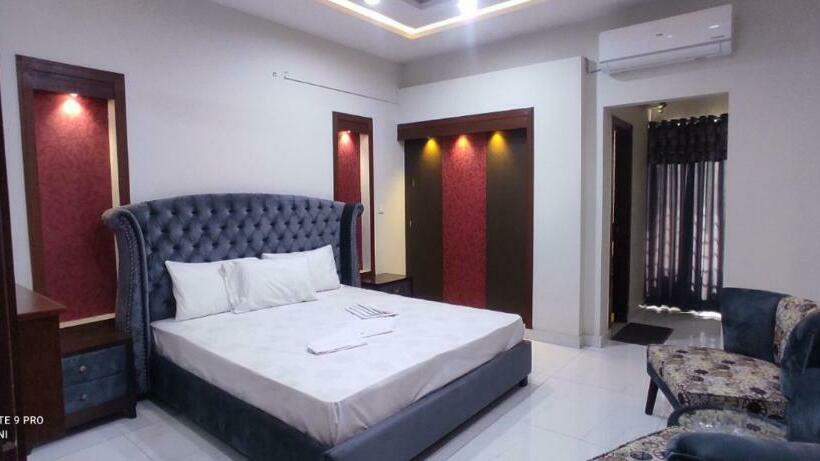 پانسیون Travelodge Guesthouse