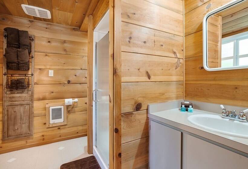 Doc Roy S Legacy On Fish Lake Home By Nw Comfy Cabins By Redawning