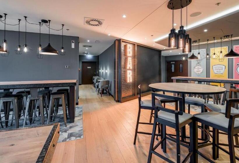 هتل Premier Inn Stuttgart City Europaviertel