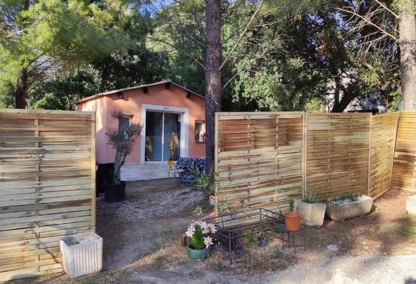 هتل Studio églantine