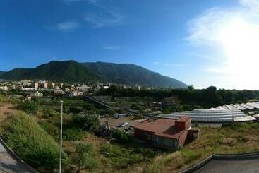 پانسیون Villa Carmiano