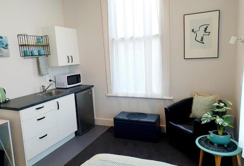 هاستل Work Stay At 123