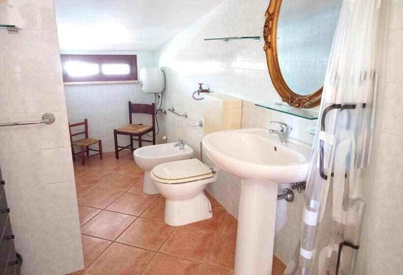 Bed and Breakfast Via Grottella 81   In Locazione Turistica