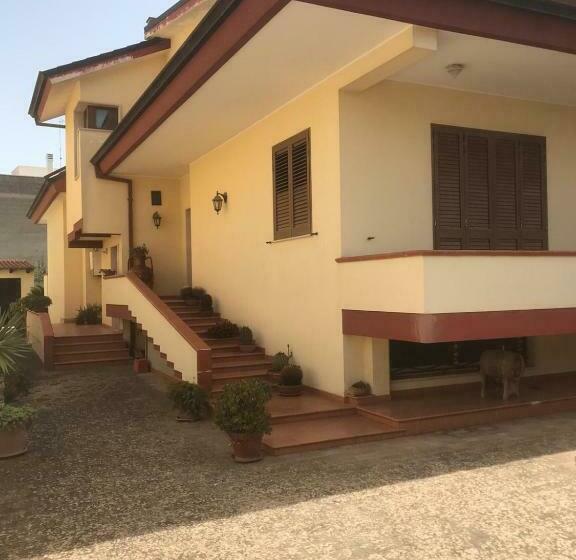 Bed and Breakfast Via Grottella 81   In Locazione Turistica