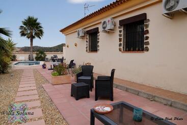 تختخواب و صبحانه Villa Soluna