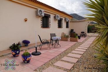 تختخواب و صبحانه Villa Soluna