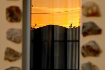 تختخواب و صبحانه Villa Soluna
