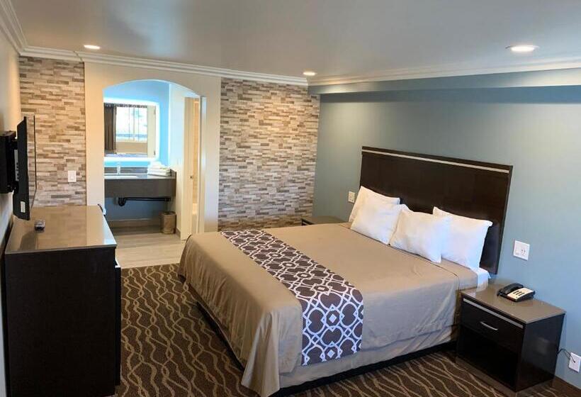 בית מלון כפרי Walnut Inn & Suites West Covina