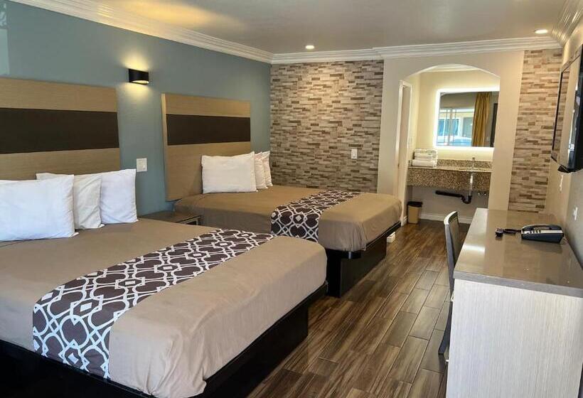 בית מלון כפרי Walnut Inn & Suites West Covina