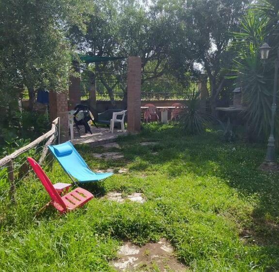 تختخواب و صبحانه Dog House From Pompei Amalfi