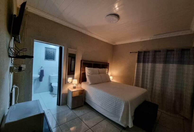 پانسیون 016 Guest House
