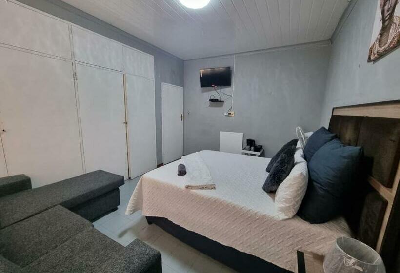 پانسیون 016 Guest House