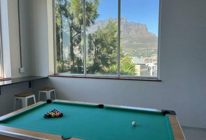 هاستل Table Mountain Inn