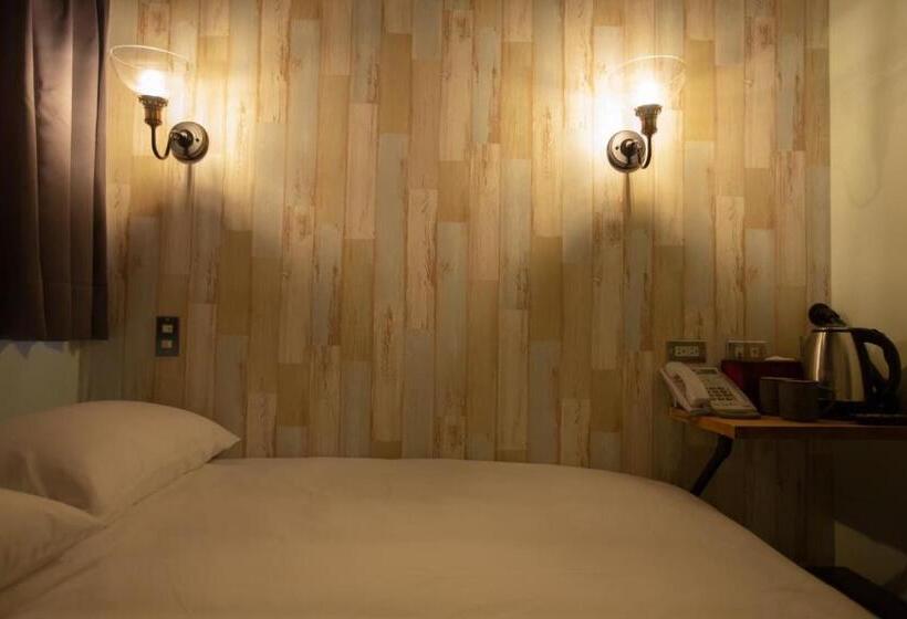 هاستل The Rooms Inn