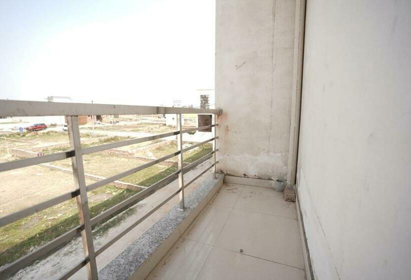 فندق J R Place & Restaurant By Wb Inn