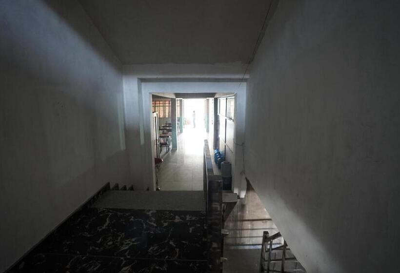 فندق J R Place & Restaurant By Wb Inn