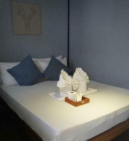 هتل Keira Backpackers