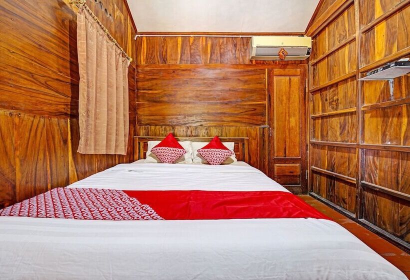 ホテル Oyo 91201 Larasati Homestay Pantai Klayar