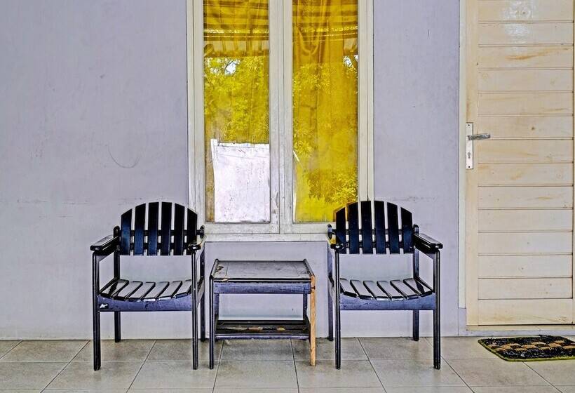 Отель Oyo 91329 Guest House Lebanon Syariah