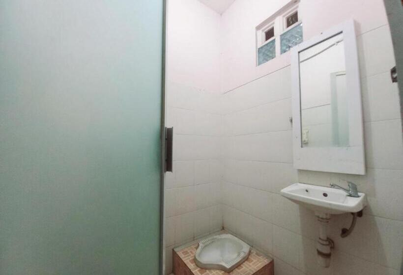 هتل Spot On 91336 Guesthouse Tarumanegara