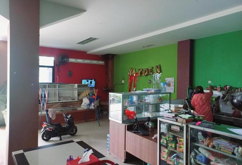 هتل Spot On 91336 Guesthouse Tarumanegara