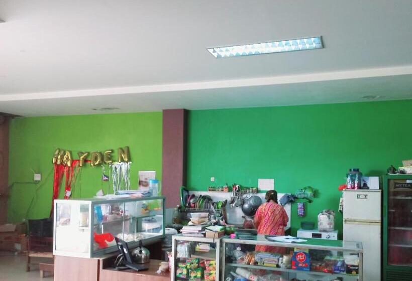 هتل Spot On 91336 Guesthouse Tarumanegara