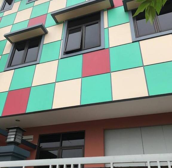 هتل Spot On 91336 Guesthouse Tarumanegara