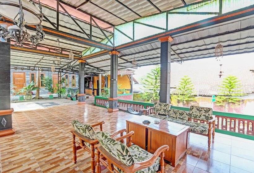 هتل Spot On 91337 Pandu Homestay Klaten