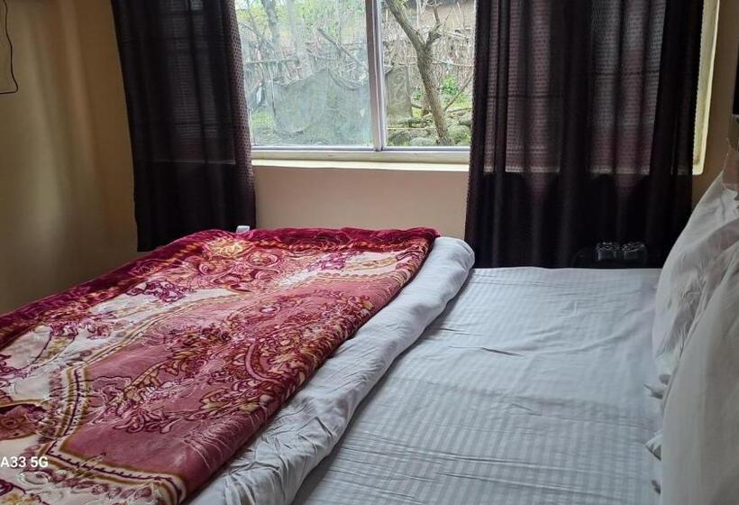 펜션 Al Ayaan Guest House