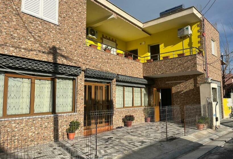 پانسیون Guesthouse Kristi & Mari