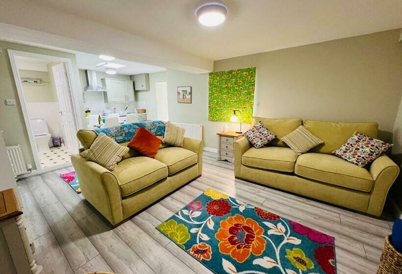 بنسيون Pentre Cerrig Country House