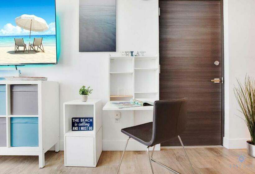 هاستل Lovely Apartment   Rooftop Pool   Hollywood Beach