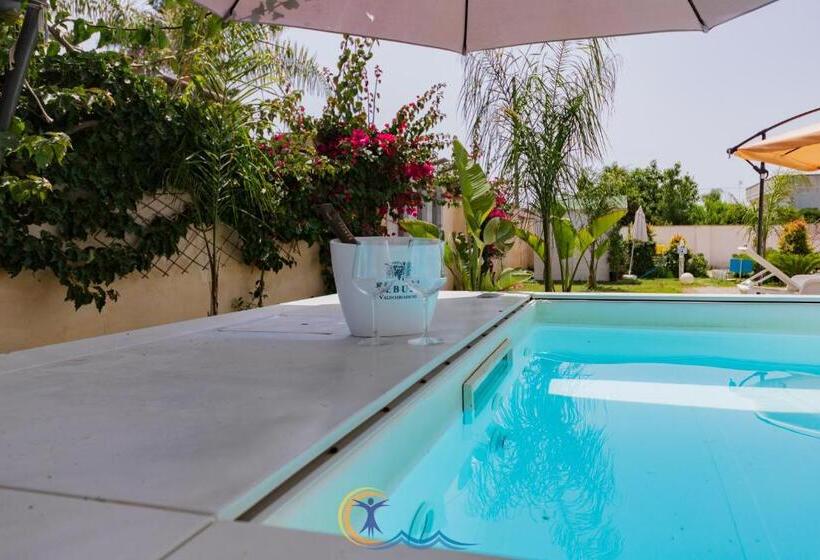 تختخواب و صبحانه Resort Leonardo  Room, Pool & Restaurant