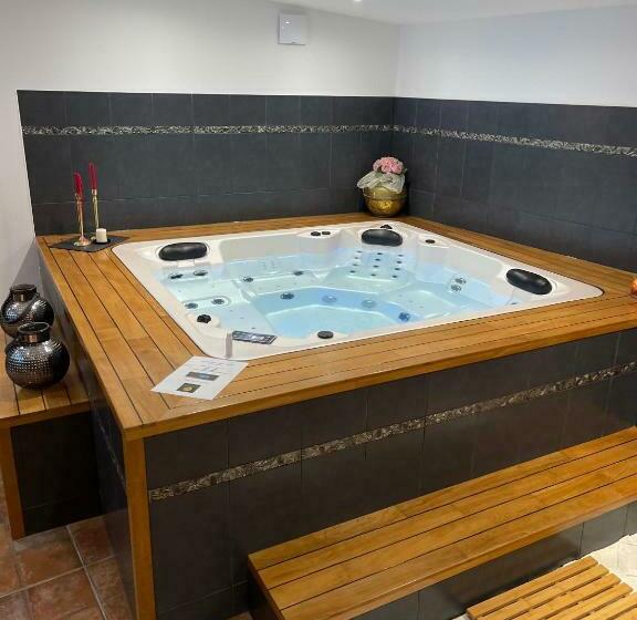 مبيت وإفطار Suite 785 Chambre Loveroom Jacuzzi Sauna Cave