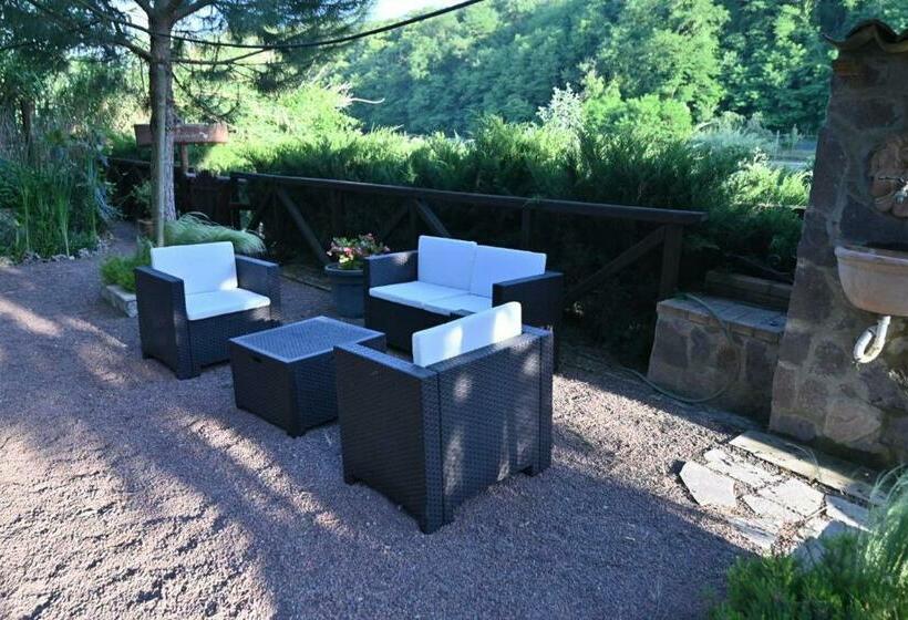 Отель Agriturismo Le Fontane Lago Di Bolsena