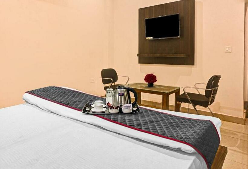 Отель Capital O 89300 Vansh International