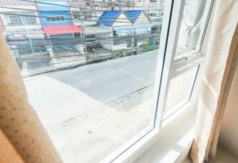 هتل Freesia Bangphi Guest House