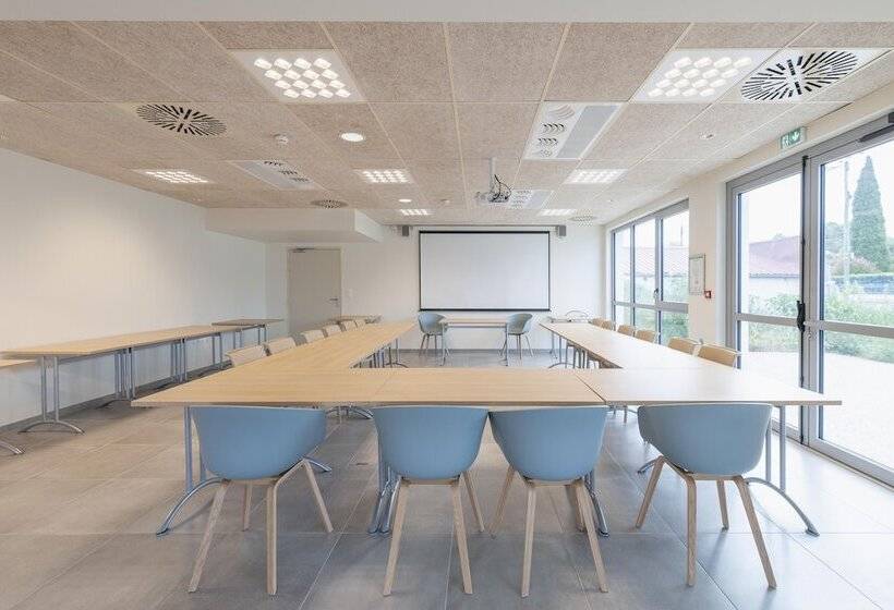فندق Ibis Budget Mont De Marsan