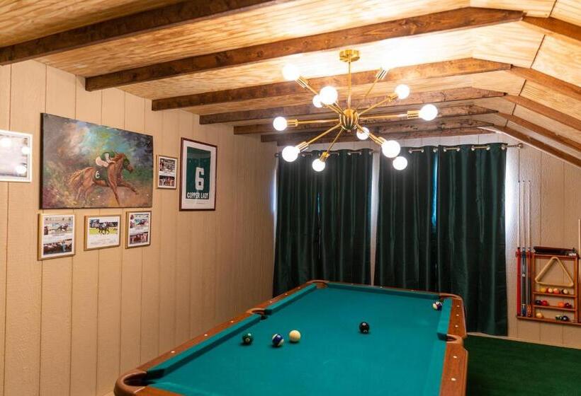 בית מלון כפרי Nicura Ranch Inn & Stables