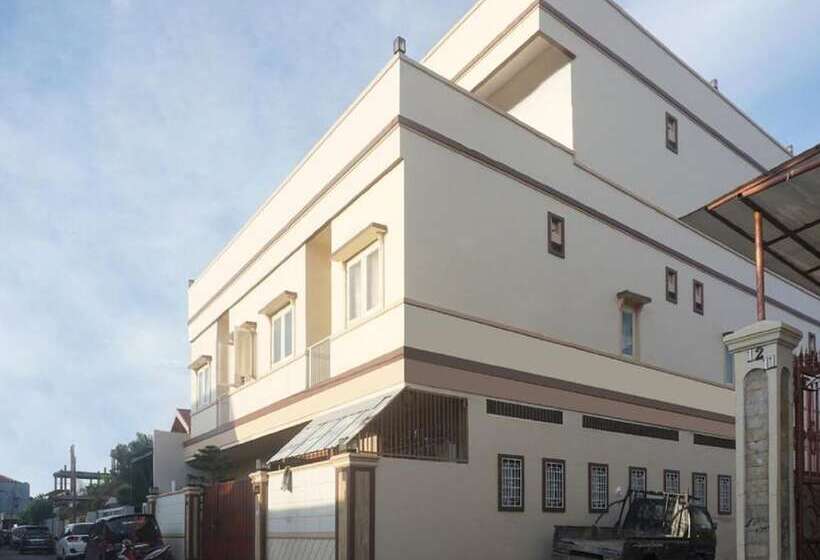 هتل Oyo 91316 Hh Guest House Makassar