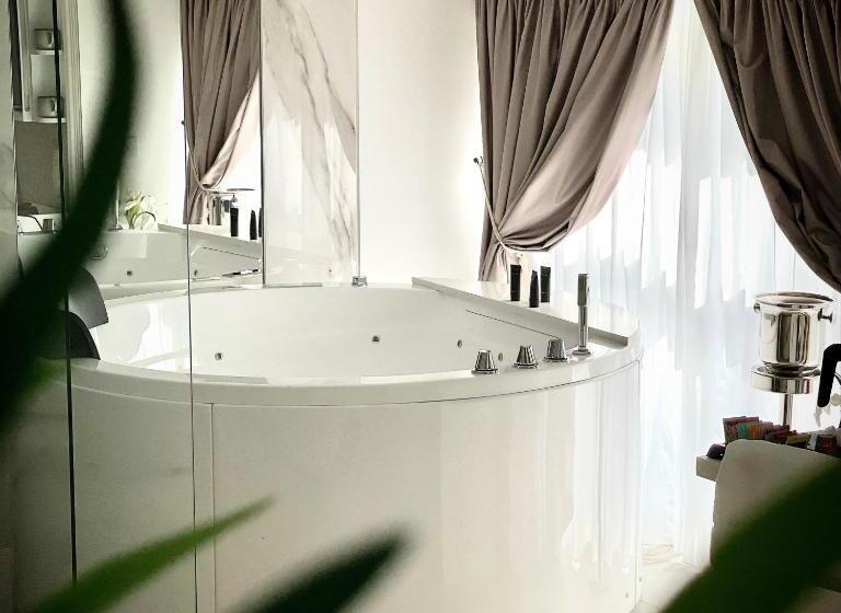 تختخواب و صبحانه Domus De Cinti
