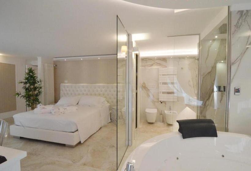 تختخواب و صبحانه Domus De Cinti