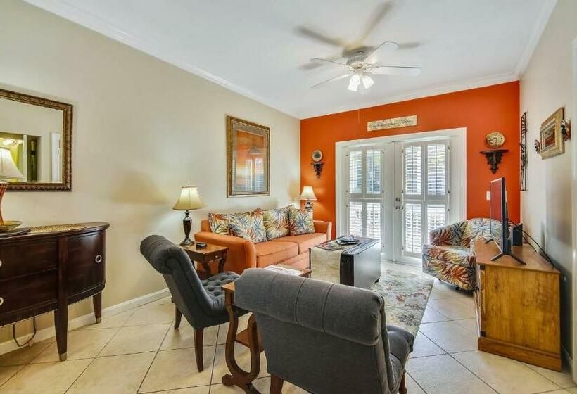 Coral Palm By Avantstay Key West Walkable Gated Community Shared Pool