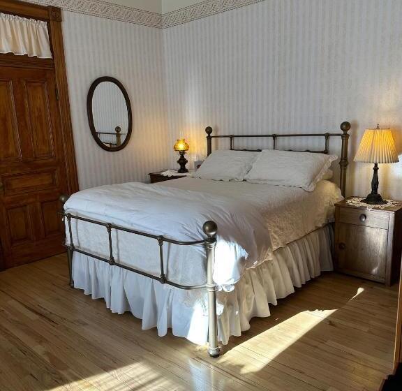 Gable House Bed And Breakfast Inn