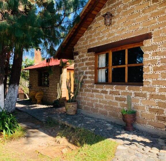 فندق Cabañas Los Cactus